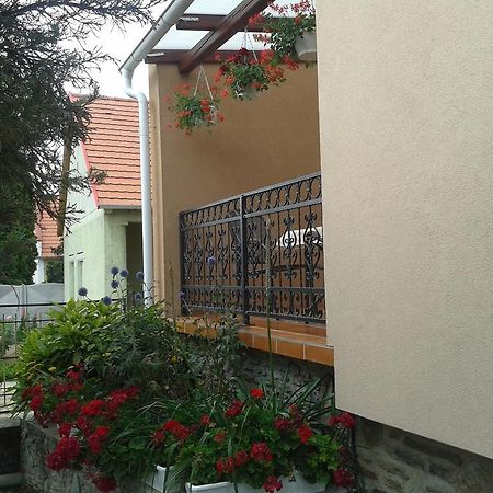 Marika Haus Hotel Buk Exterior photo