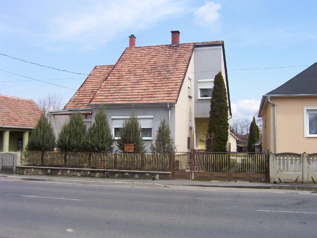 Marika Haus Hotel Buk Exterior photo